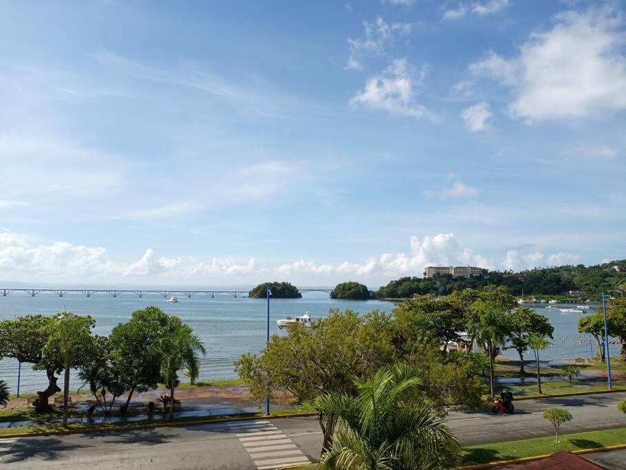 Indy'S Best Bay Frontview In Samana. Exterior foto
